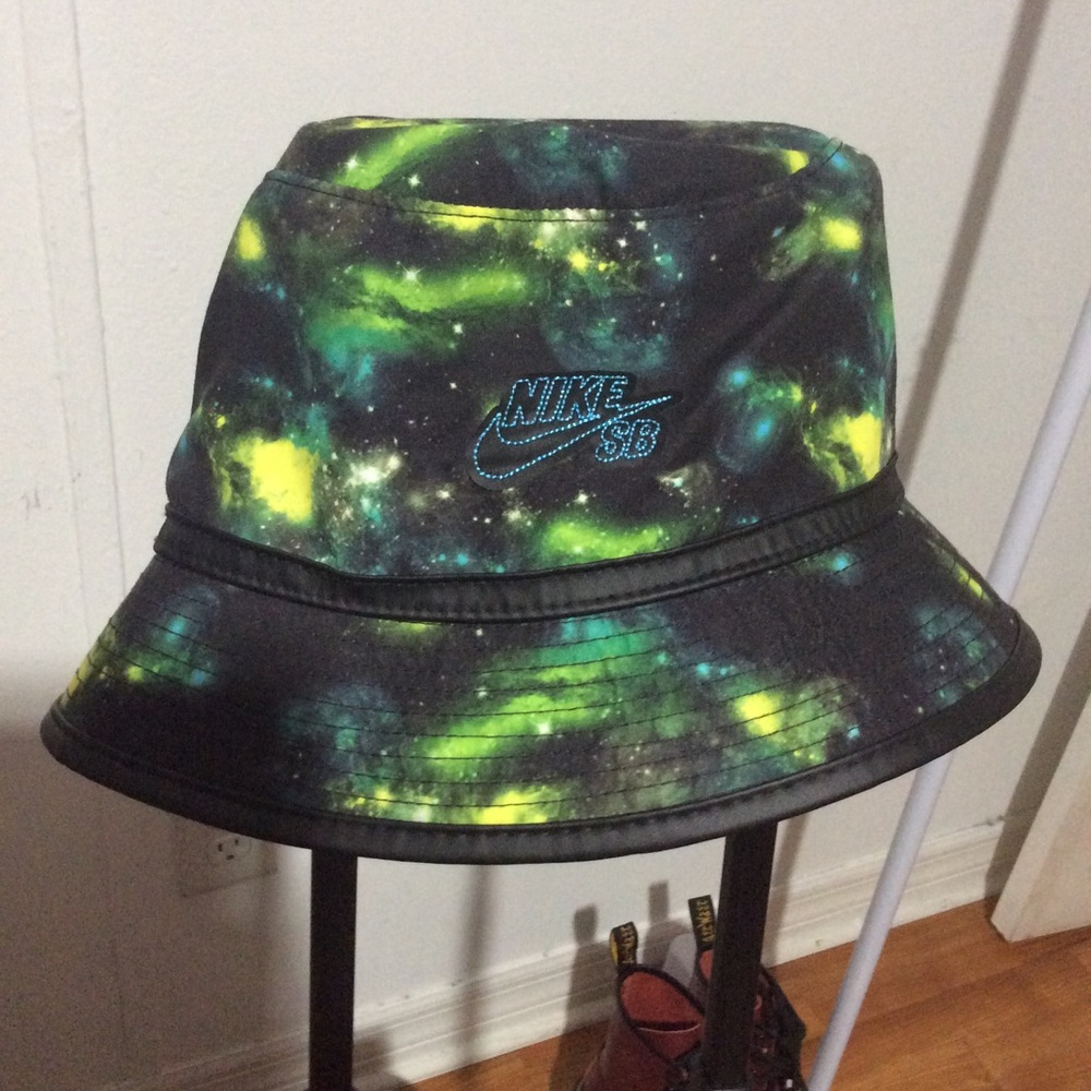 Nike SB Green Galaxy Bucket Hat